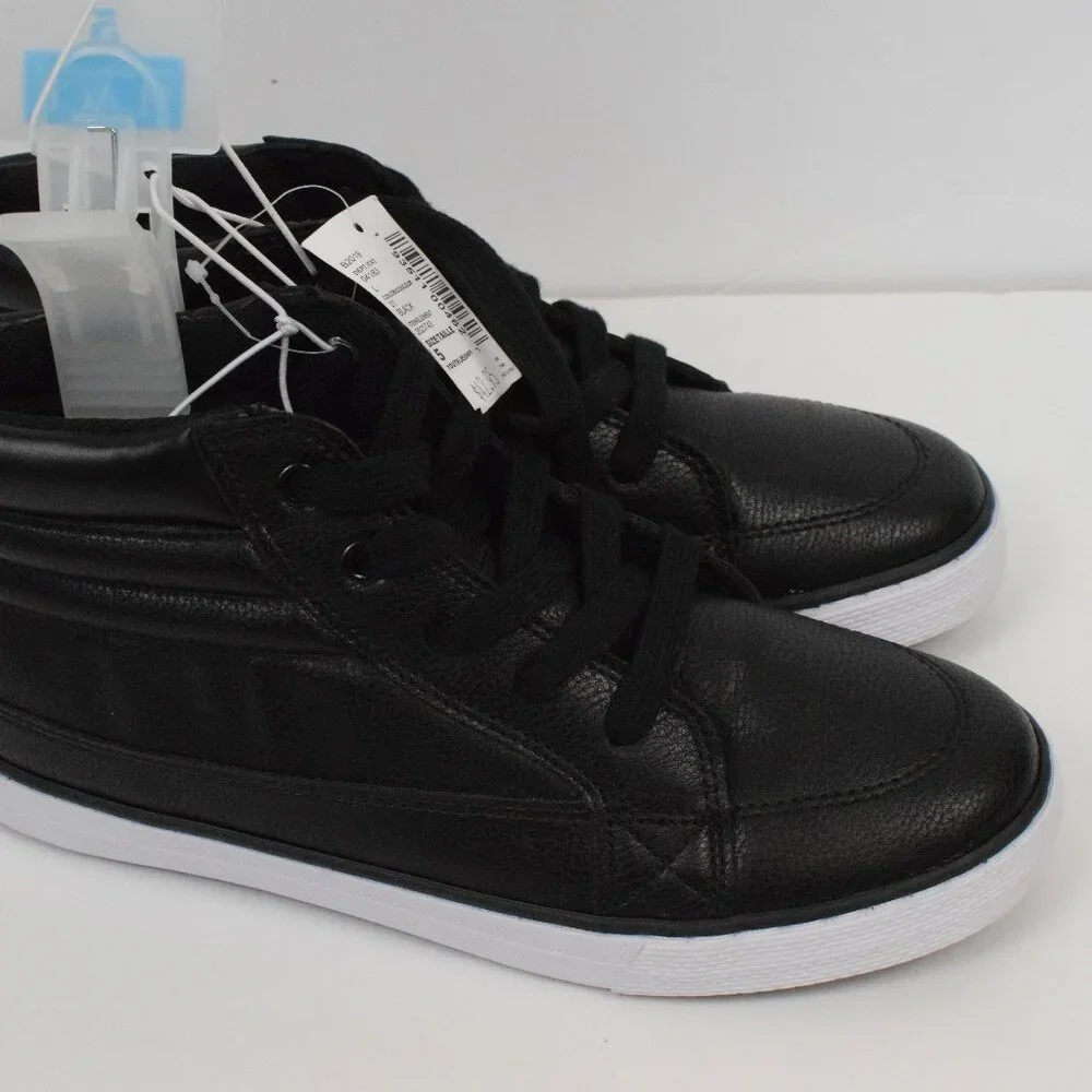 NWT The Children’s Place Youth Boys Faux Leather Hi Top Sneakers Tennis Shoe - 5
